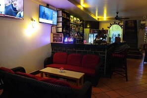 Bar (on property) - Cha Am Lodge Steakhouse (Cha-am)