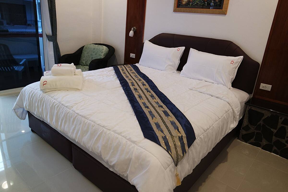 Deluxe Superior Room (with Balcony)