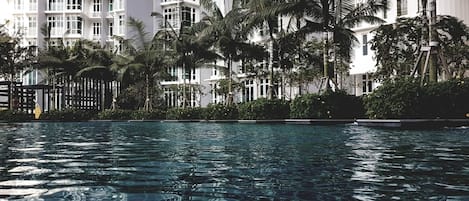 Outdoor pool, an infinity pool