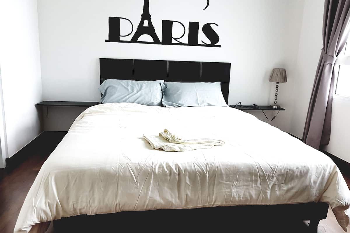 Suite, 2 Bedrooms | Seterika/papan seterika, Wi-fi percuma