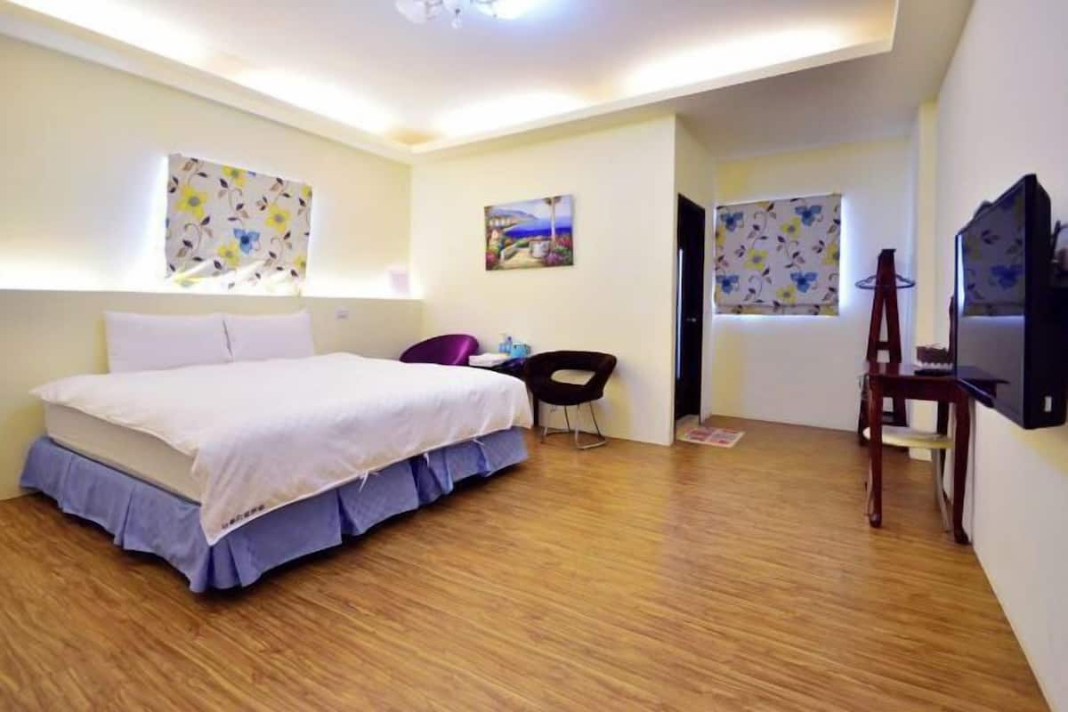 Desk, blackout curtains, rollaway beds, free WiFi