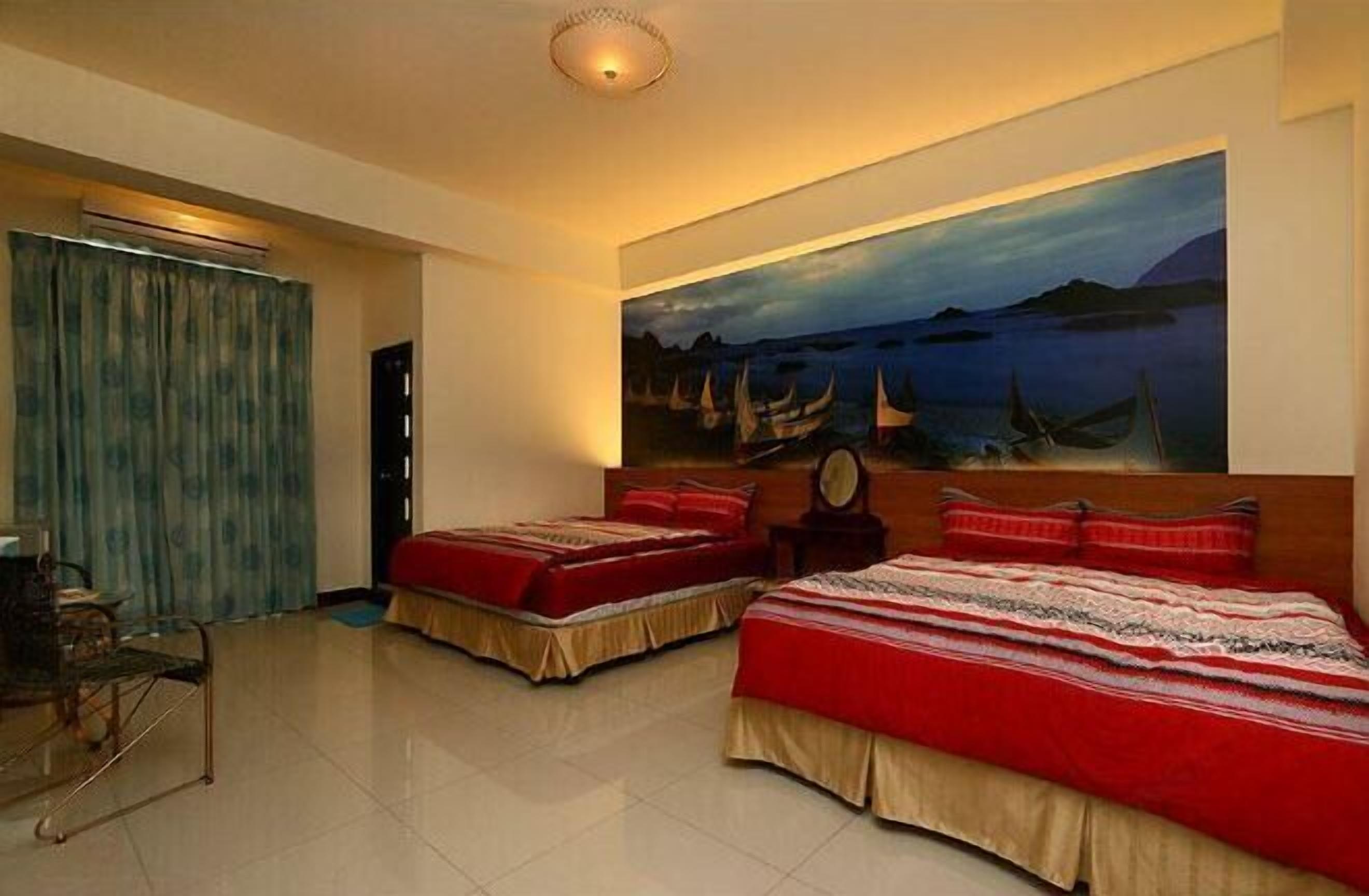 Desk, blackout curtains, rollaway beds, free WiFi