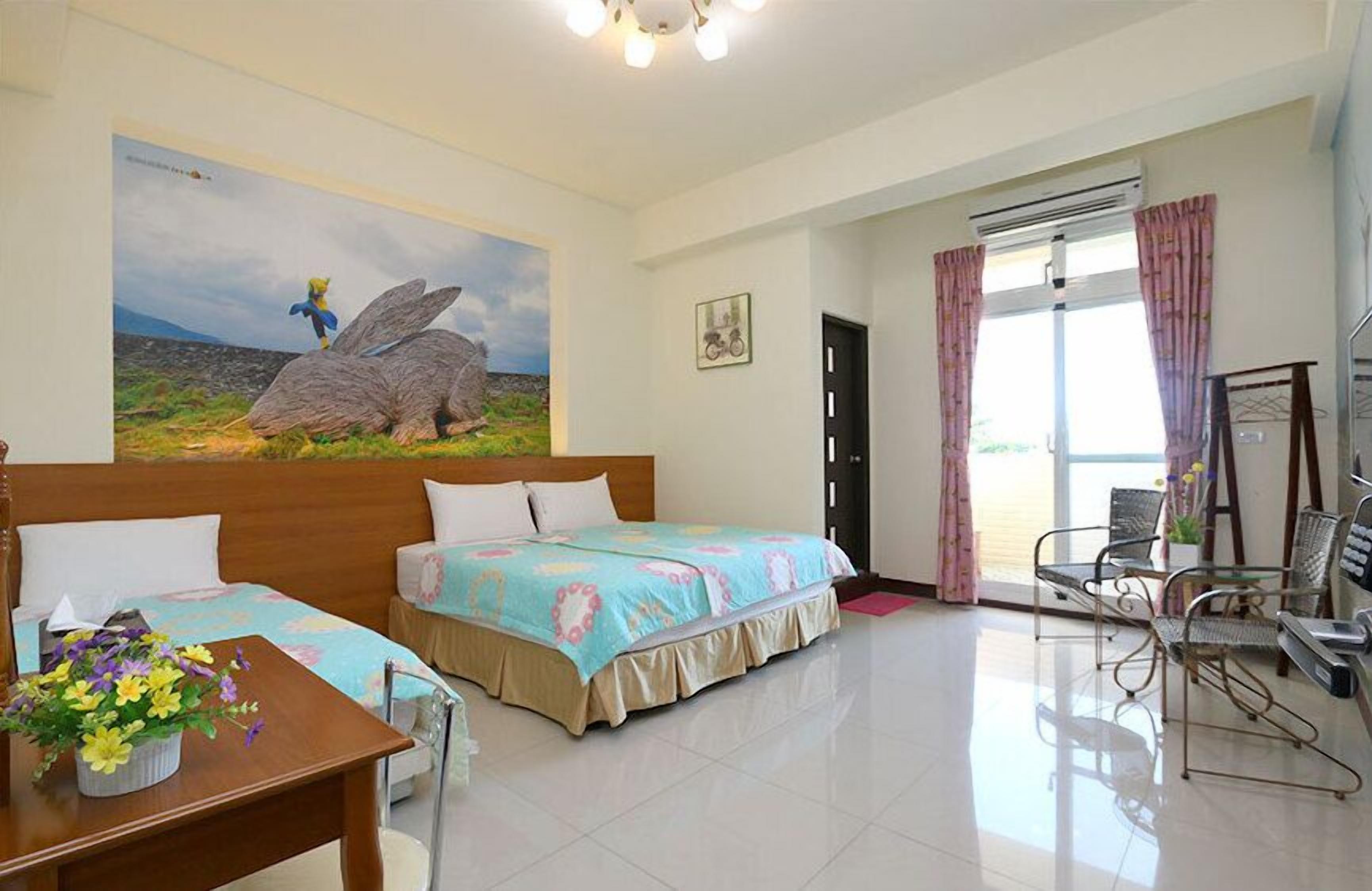 Työpöytä, pimennysverhot, lisävuoteet, ilmainen Wi-Fi