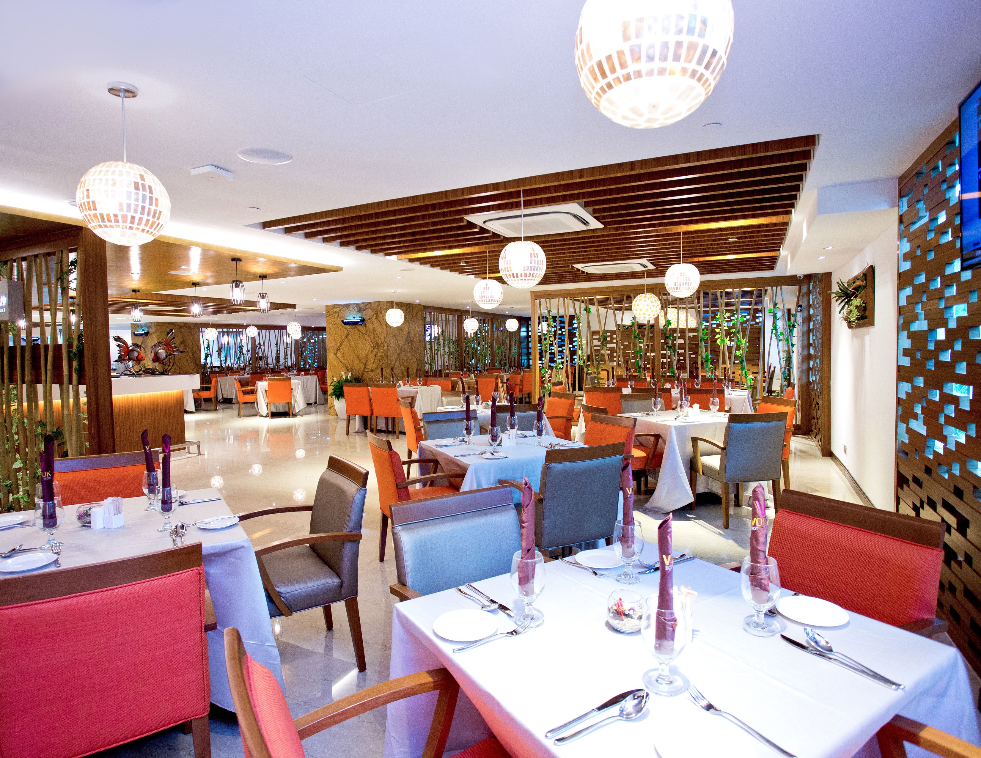 breakfast, lunch and dinner served