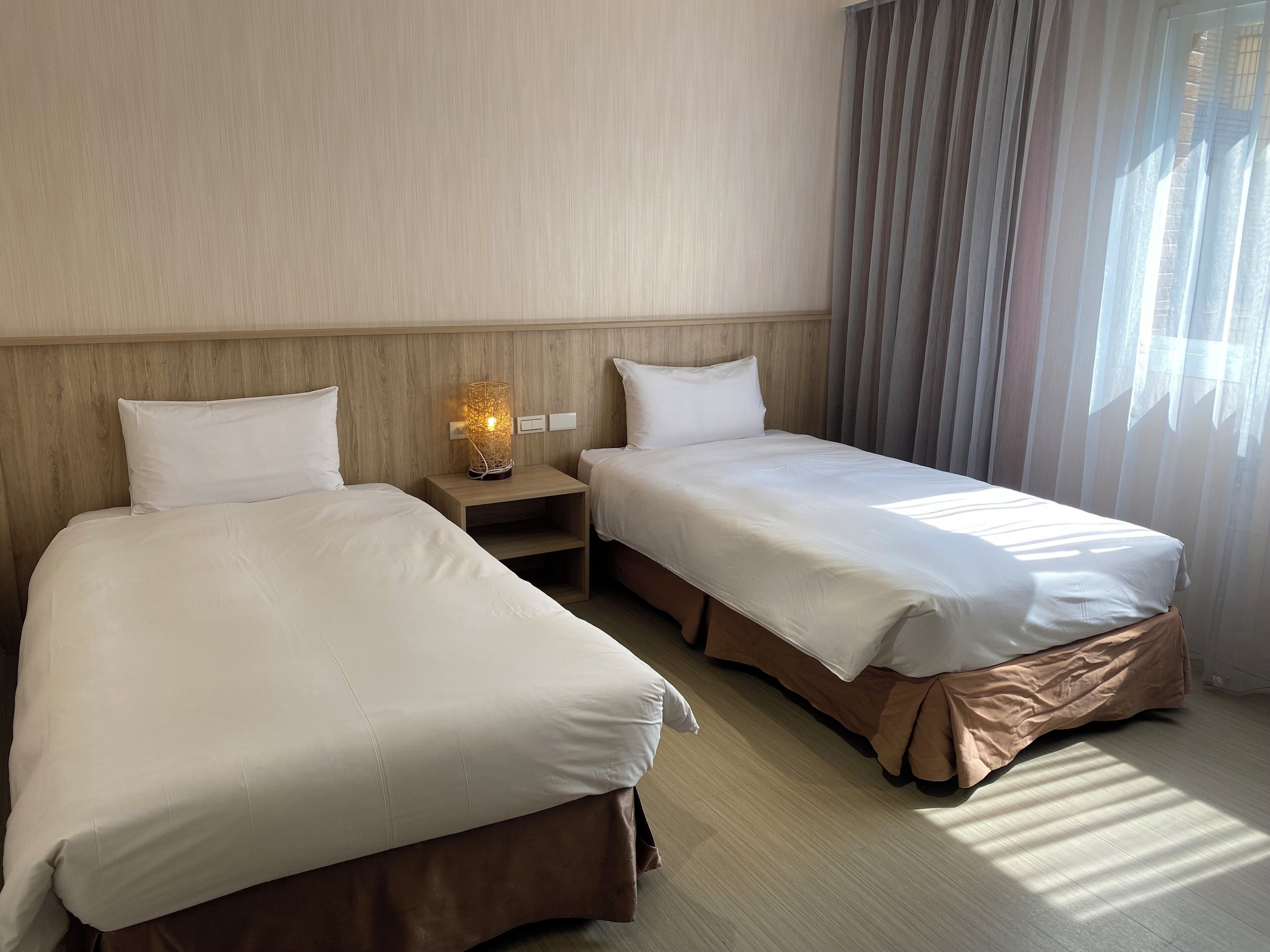 deluxe twin room, 2 single beds | desk, blackout curtains, free wifi, bed sheets