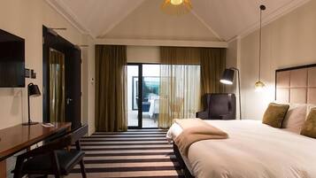 1 quarto, roupas de cama premium, frigobar, escrivaninha