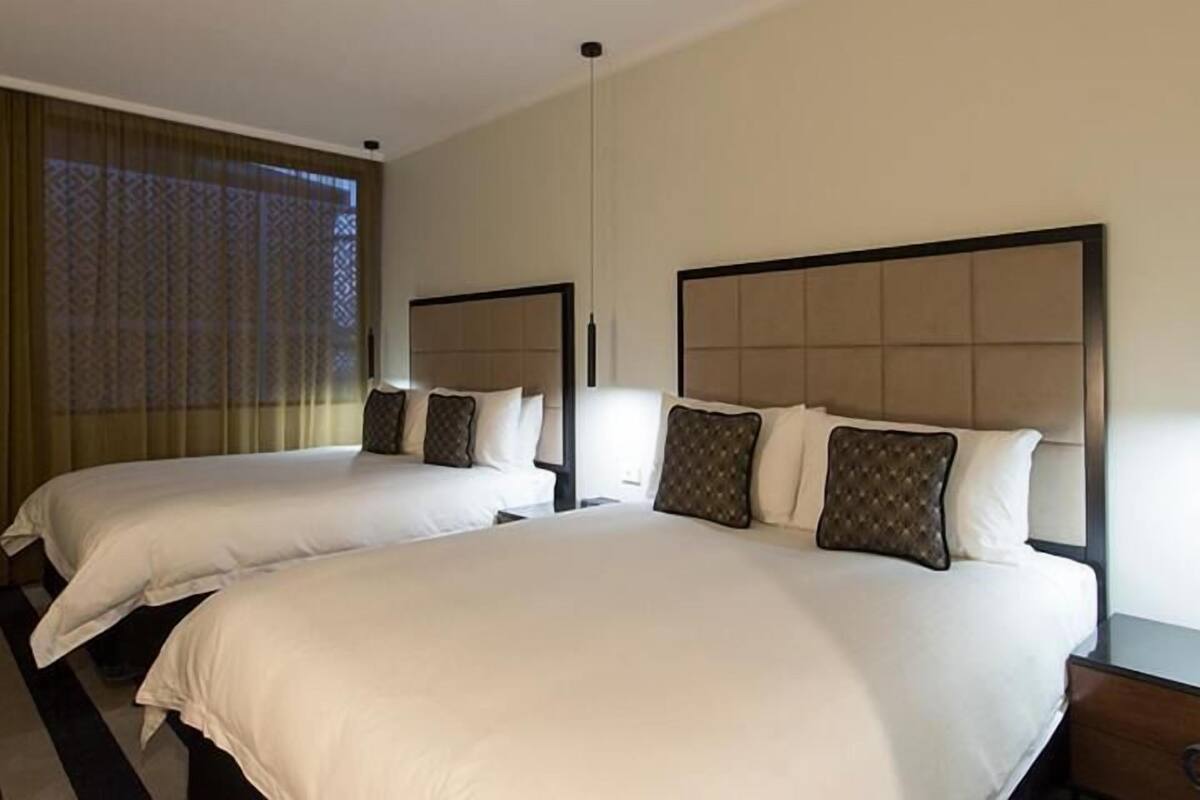 1 bedroom, premium bedding, minibar, desk