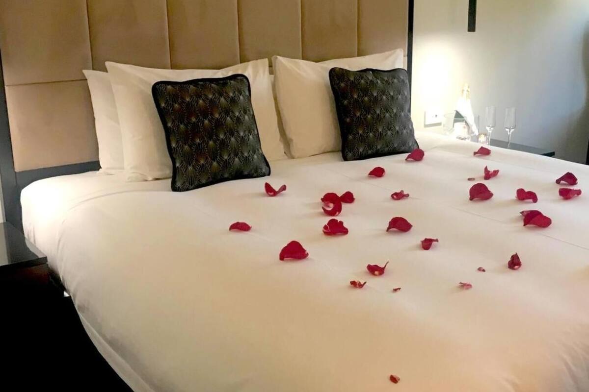 1 bedroom, premium bedding, minibar, desk