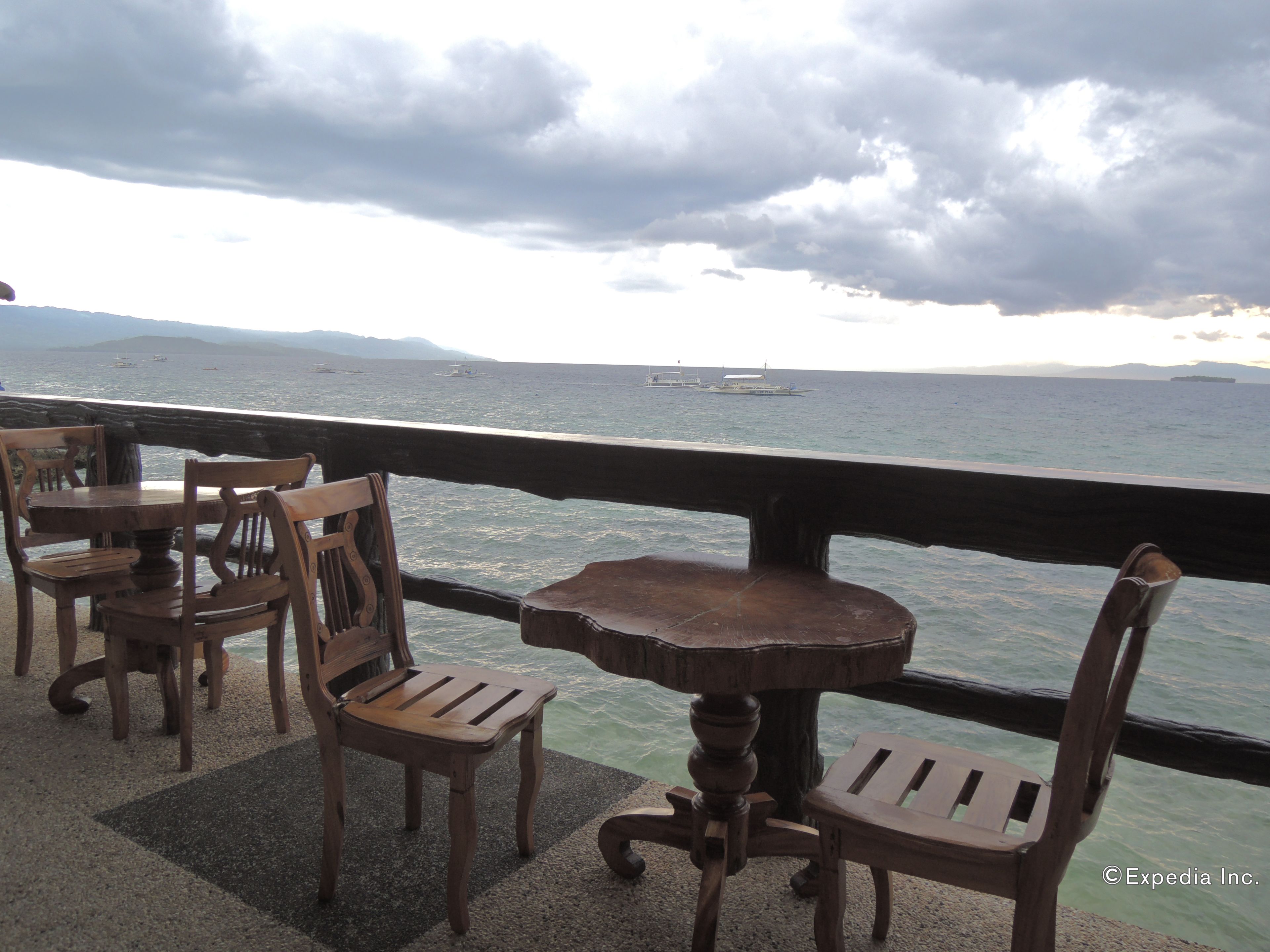 Local and international cuisine