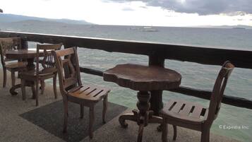 Local and international cuisine