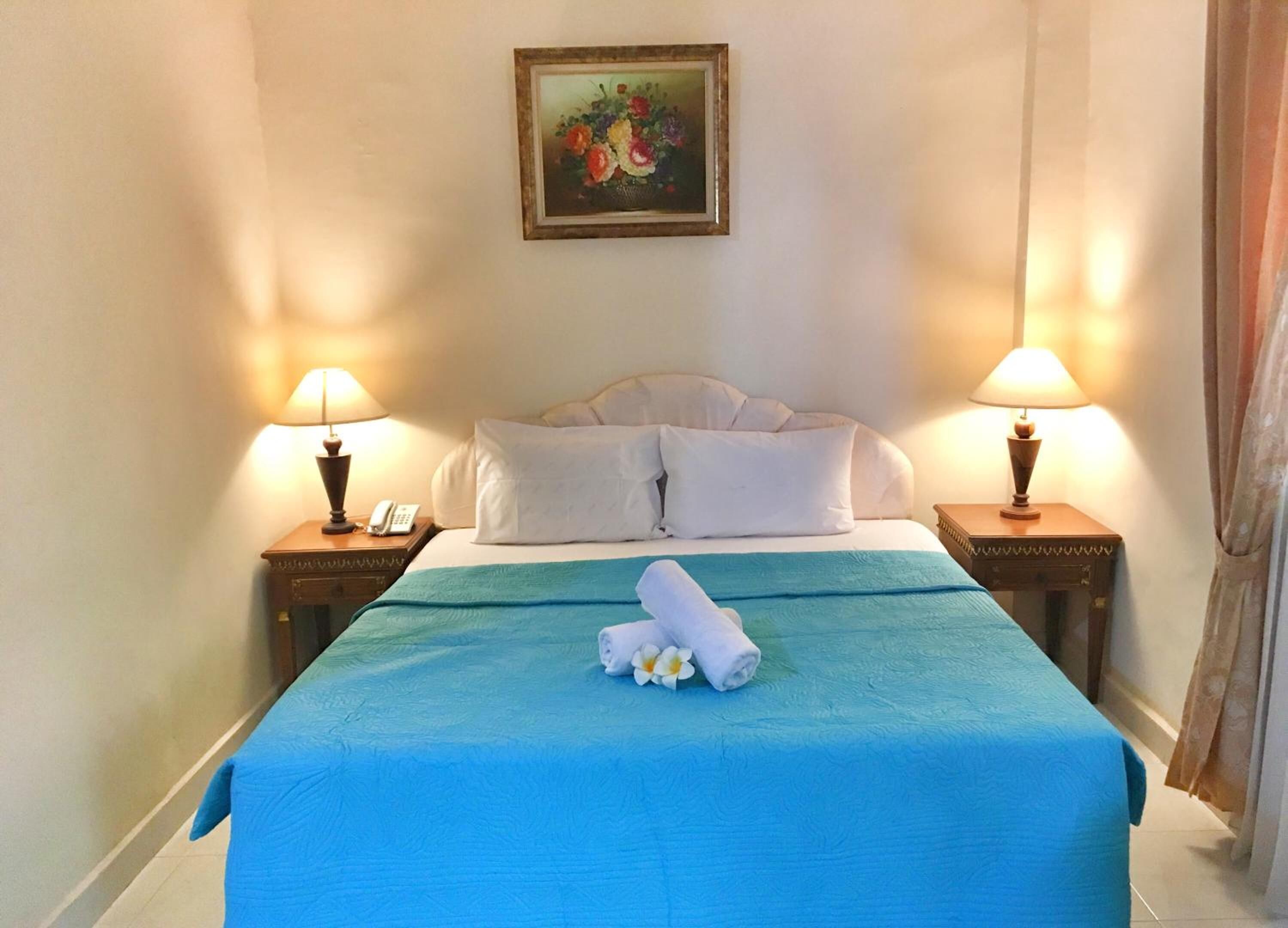 Caja de seguridad en la habitación, escritorio y cunas gratuitas 