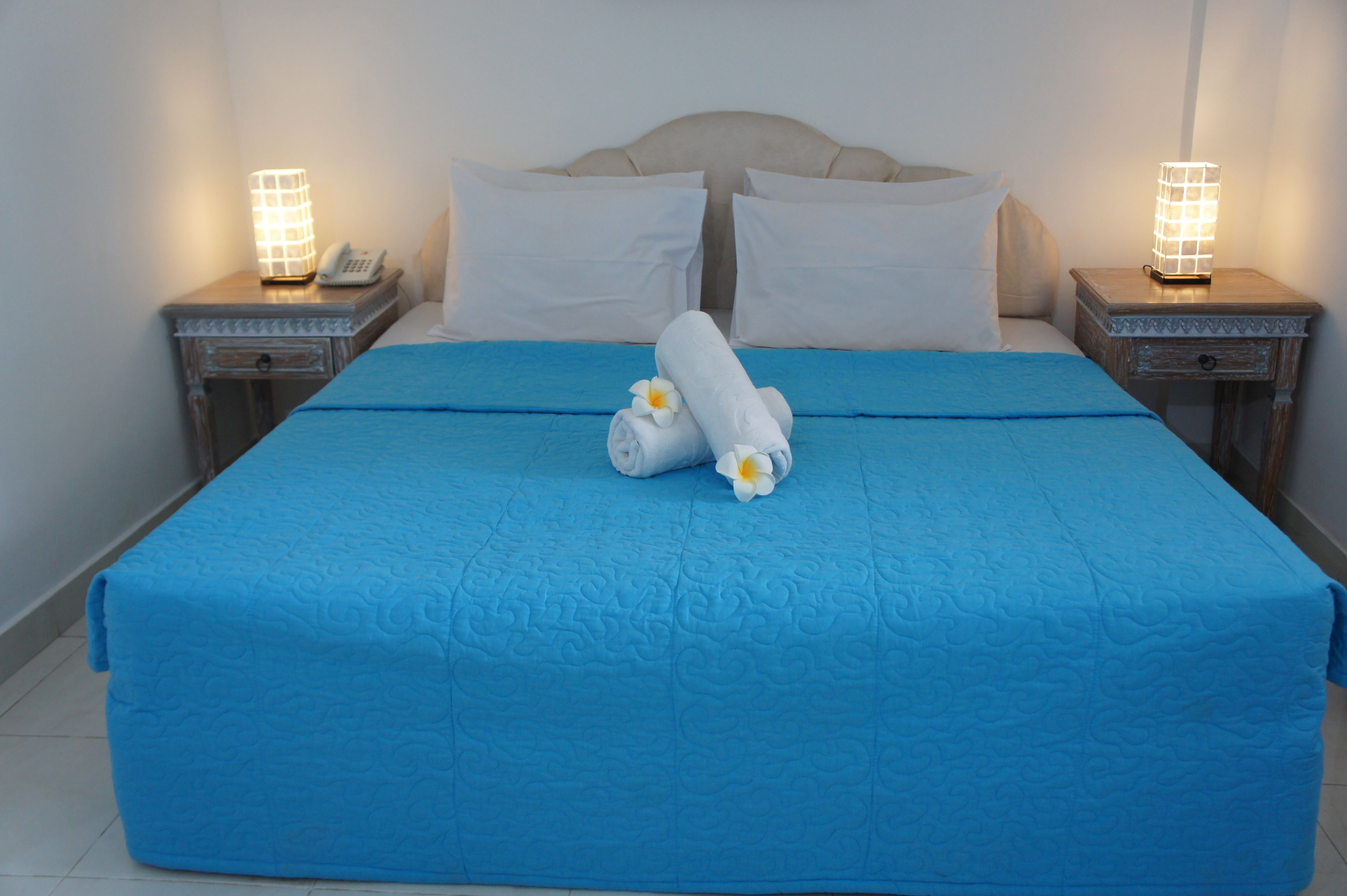 Standard Room | In-room safe, desk, free cribs/infant beds, rollaway beds