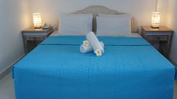 Standard Room | In-room safe, desk, free cribs/infant beds, rollaway beds