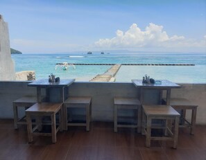 บริการอาหารเช้า อาหารกลางวัน อาหารเย็น, อาหารอินโดนีเซีย