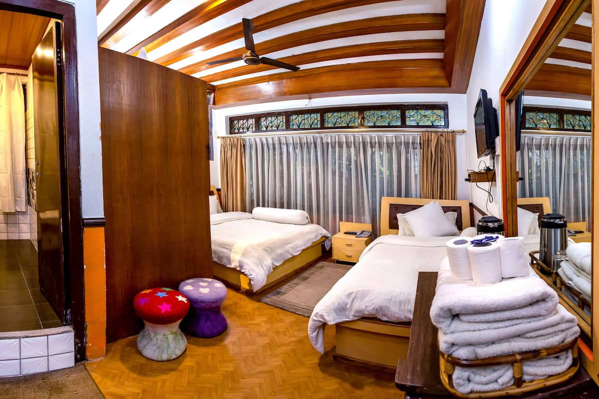 1 bedroom, Egyptian cotton sheets, premium bedding