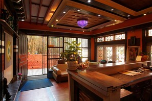 Interior entrance - Shangri-la Boutique Hotel (Kathmandu)