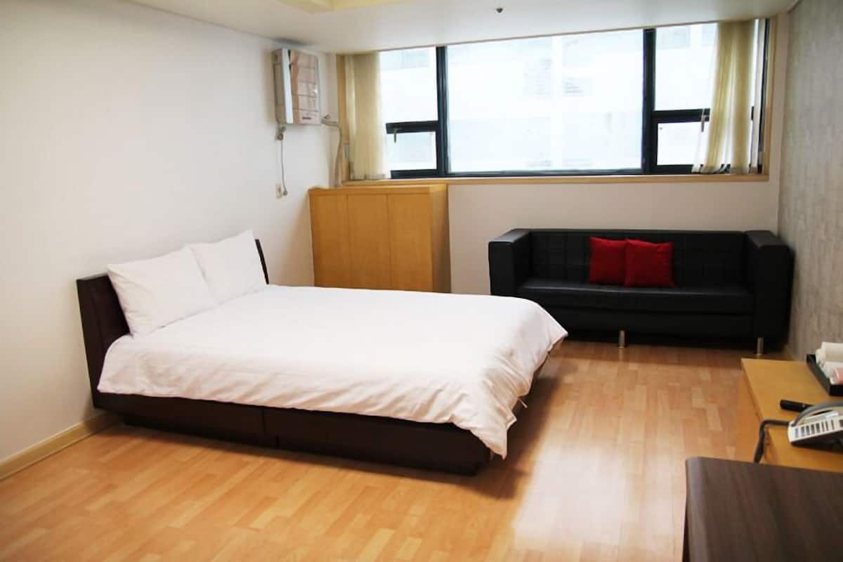 Standard-Doppelzimmer | Bügeleisen/Bügelbrett, kostenloses WLAN