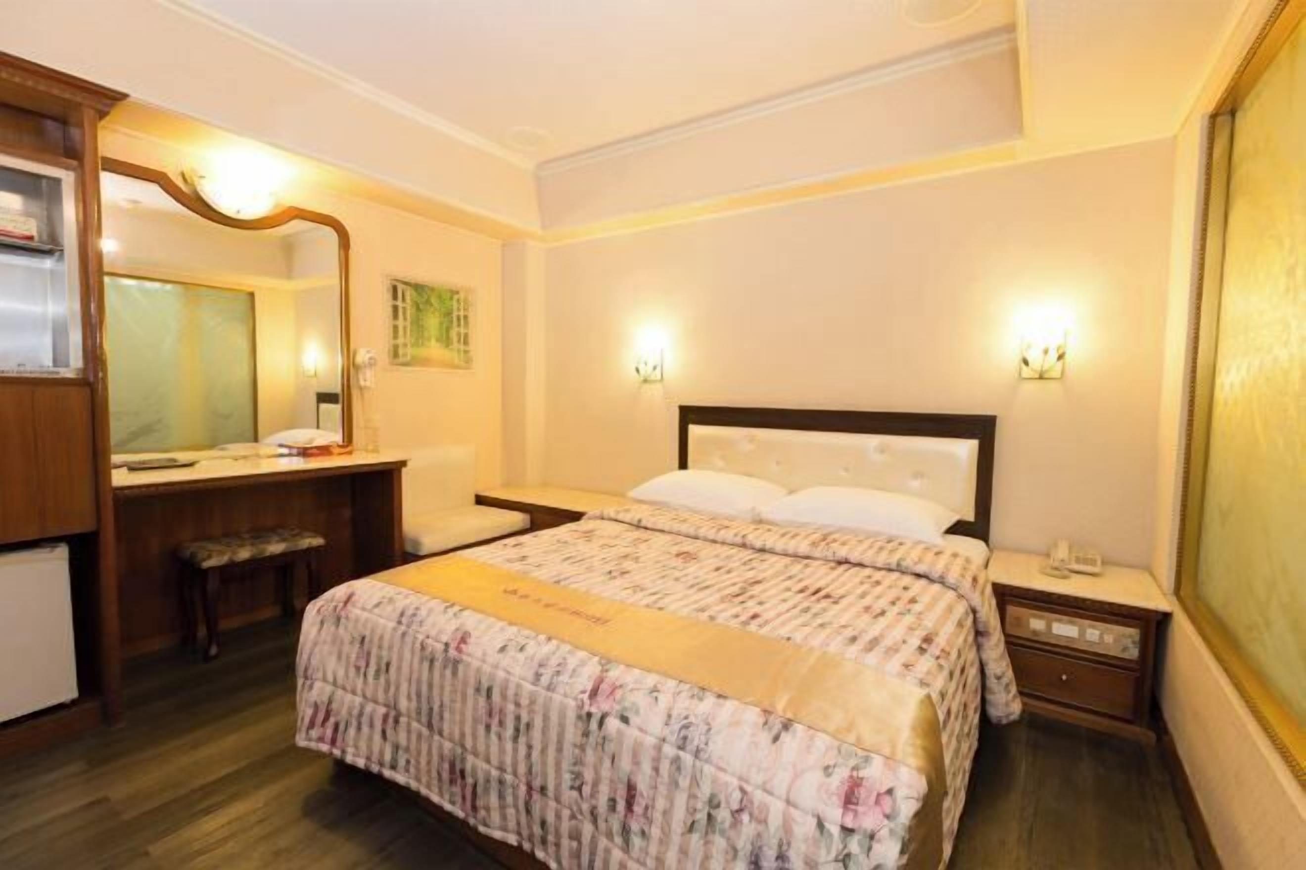 Luxe beddengoed, een bureau, gratis wifi, beddengoed