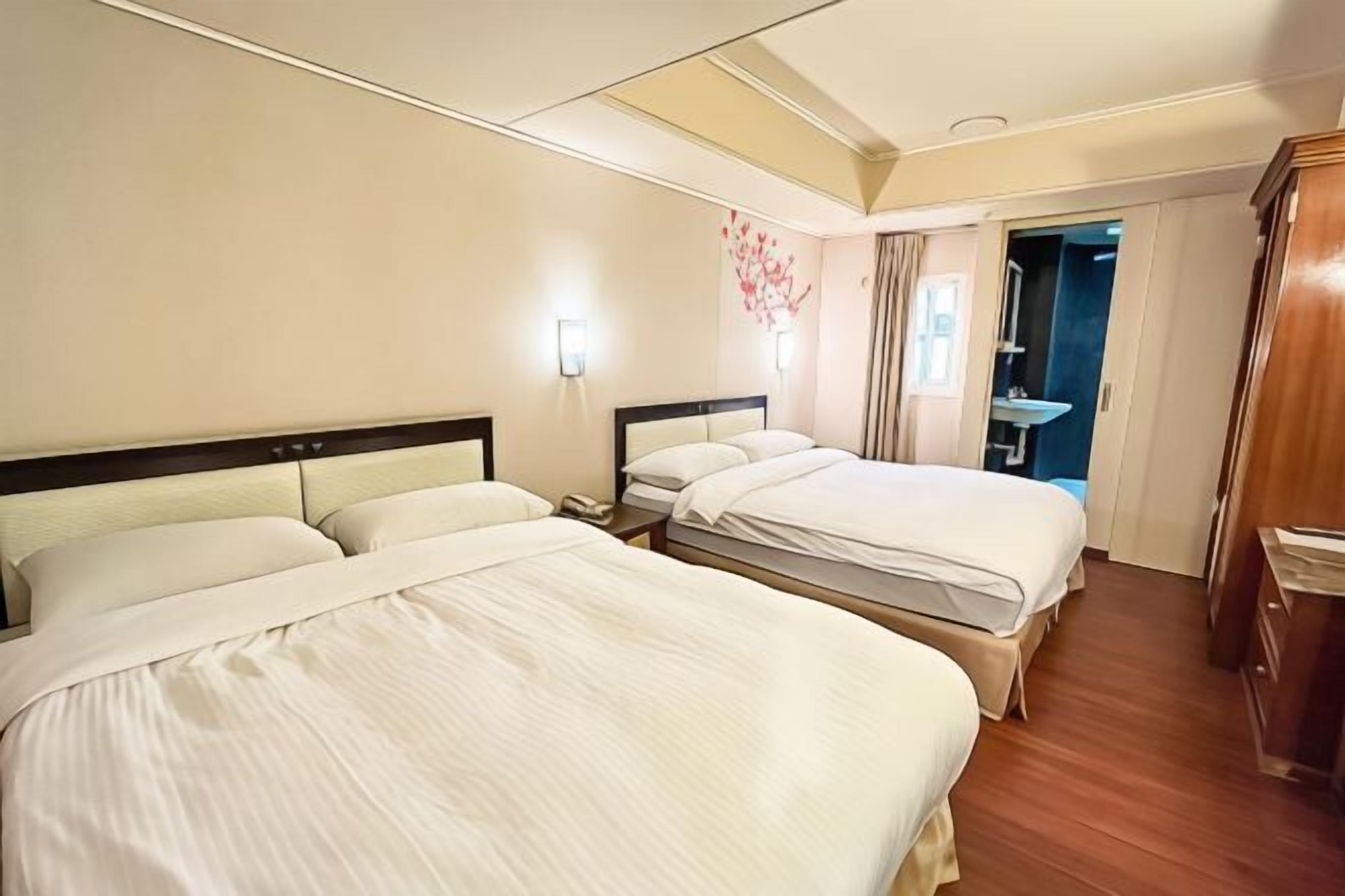 Luxe beddengoed, een bureau, gratis wifi, beddengoed