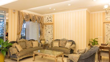 Sala de estar en el lobby