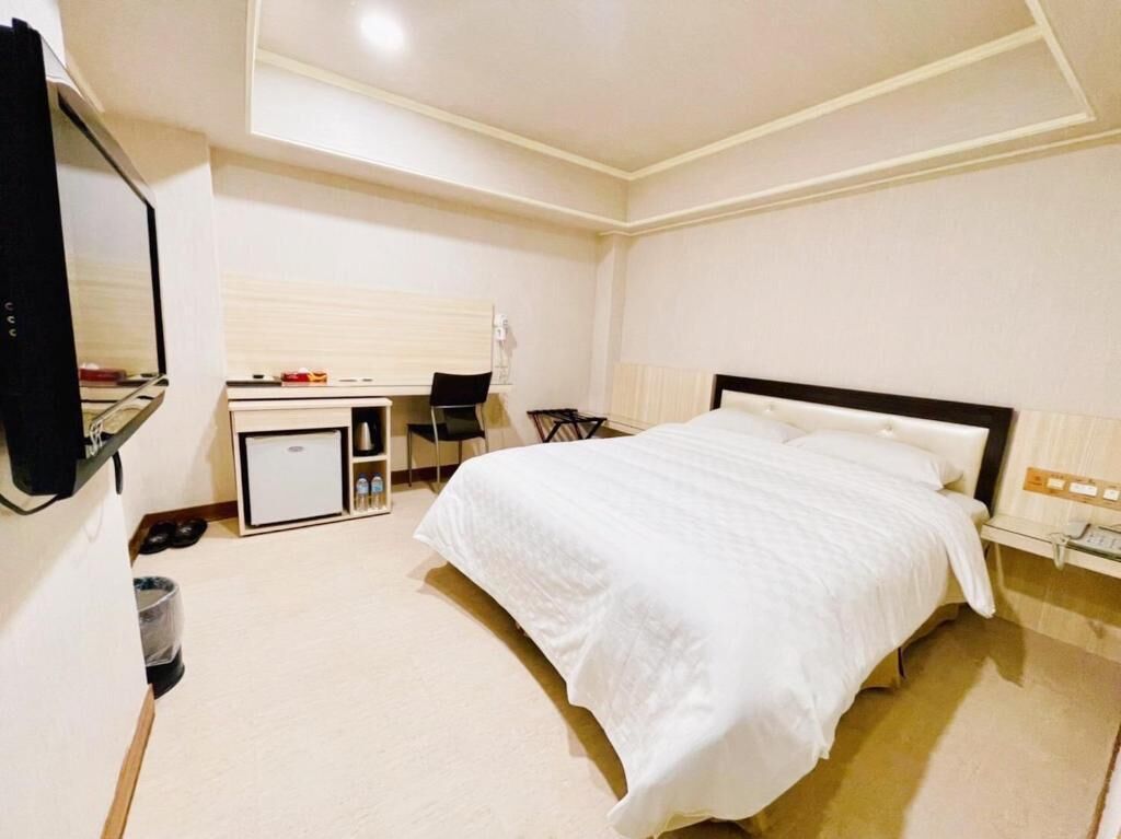 classic room (no window) | 1 bedroom, premium bedding, desk, free wifi