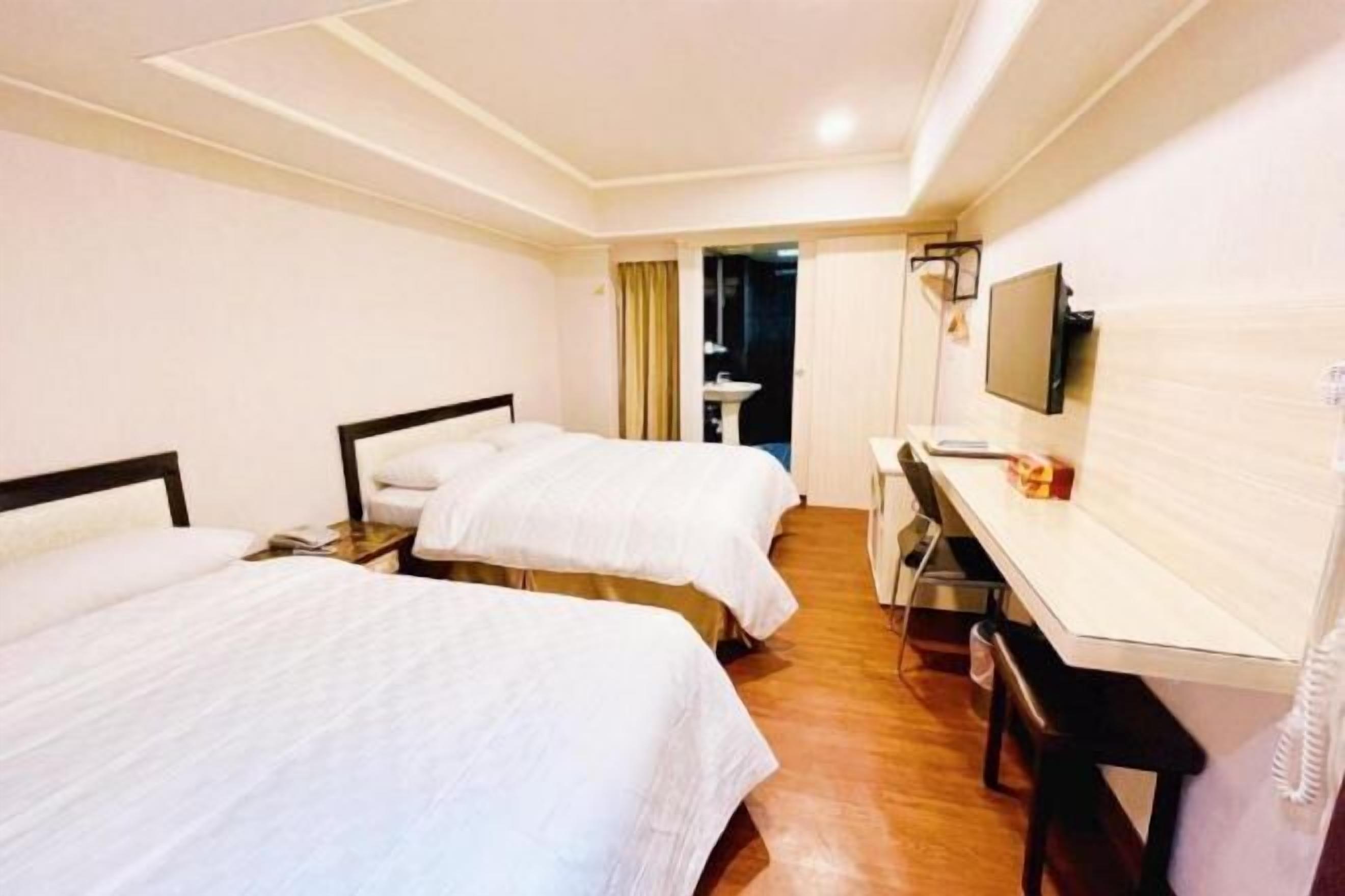 Luxe beddengoed, een bureau, gratis wifi, beddengoed