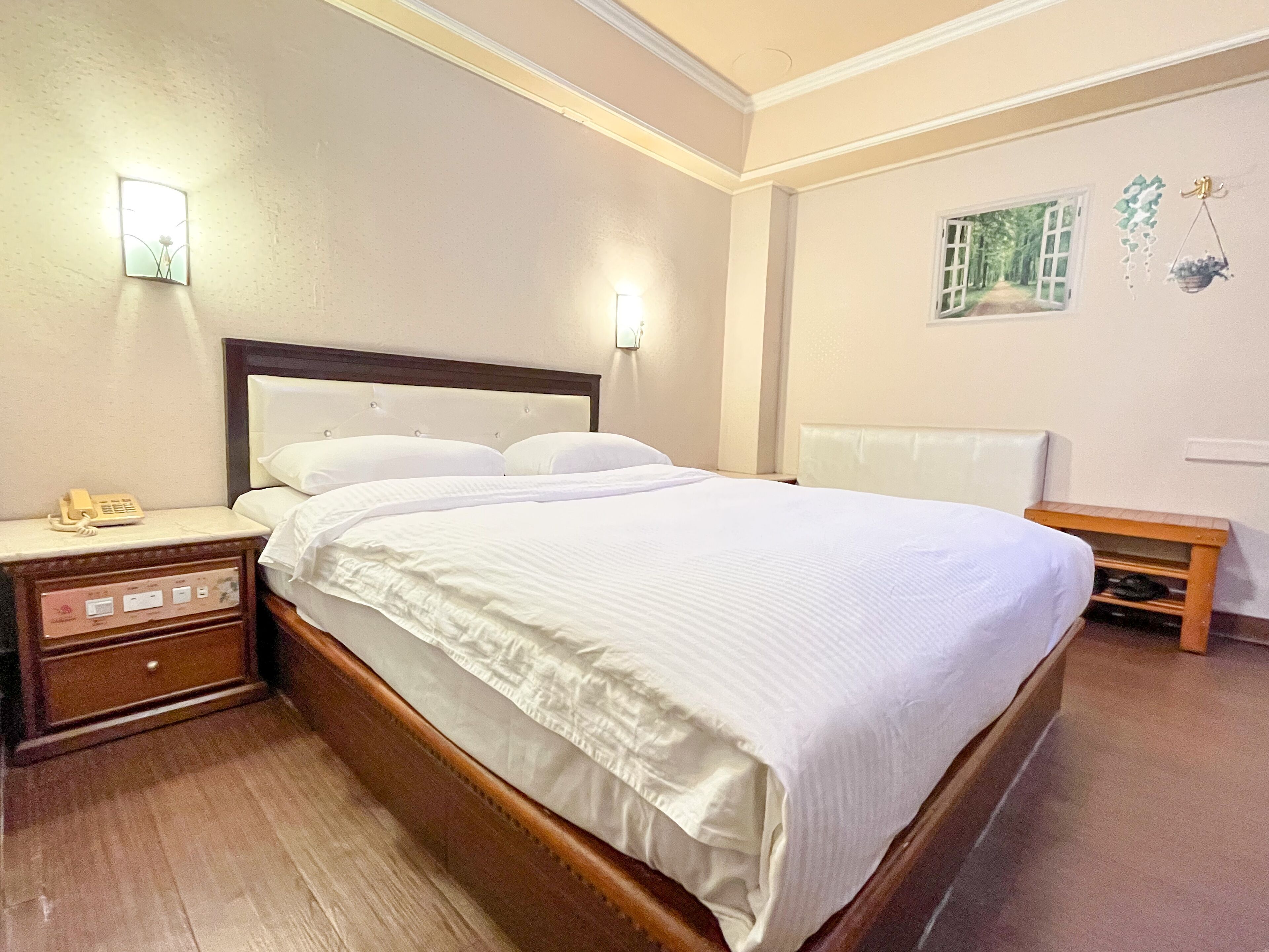 Ropa de cama de alta calidad, escritorio, wifi gratis y ropa de cama 