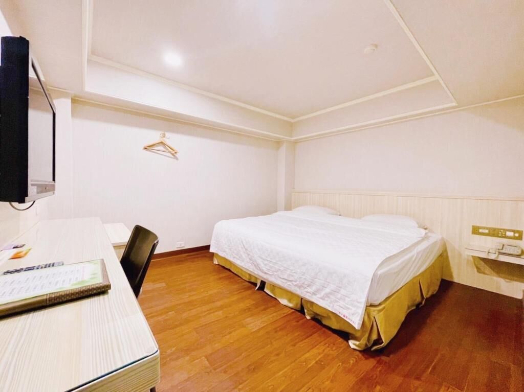 classic room (no window) | 1 bedroom, premium bedding, desk, free wifi