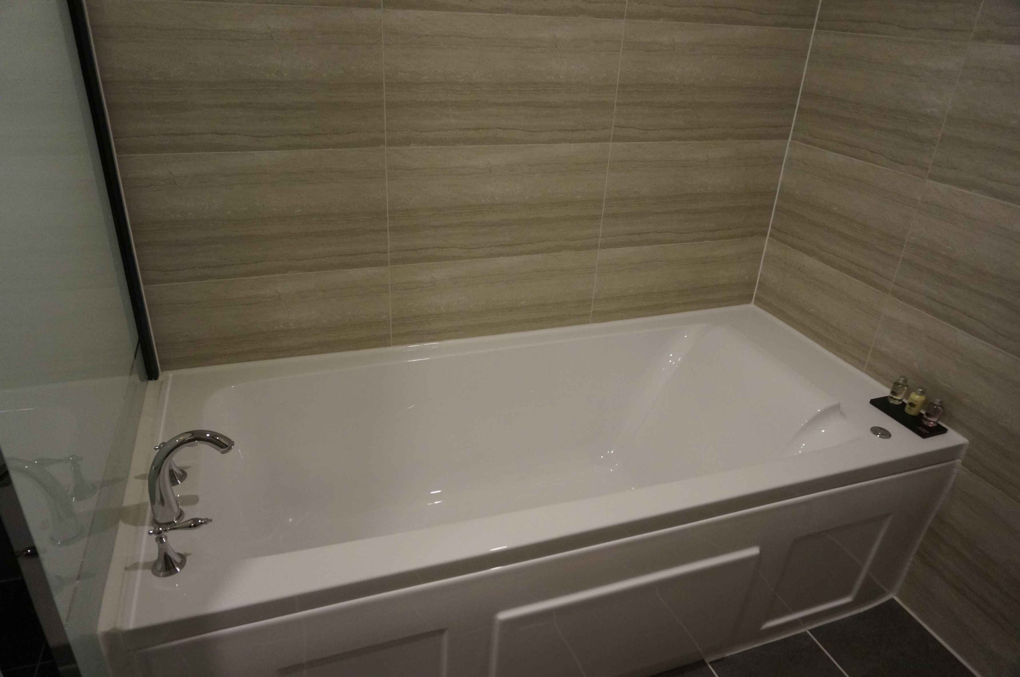 deep-soaking bathtub