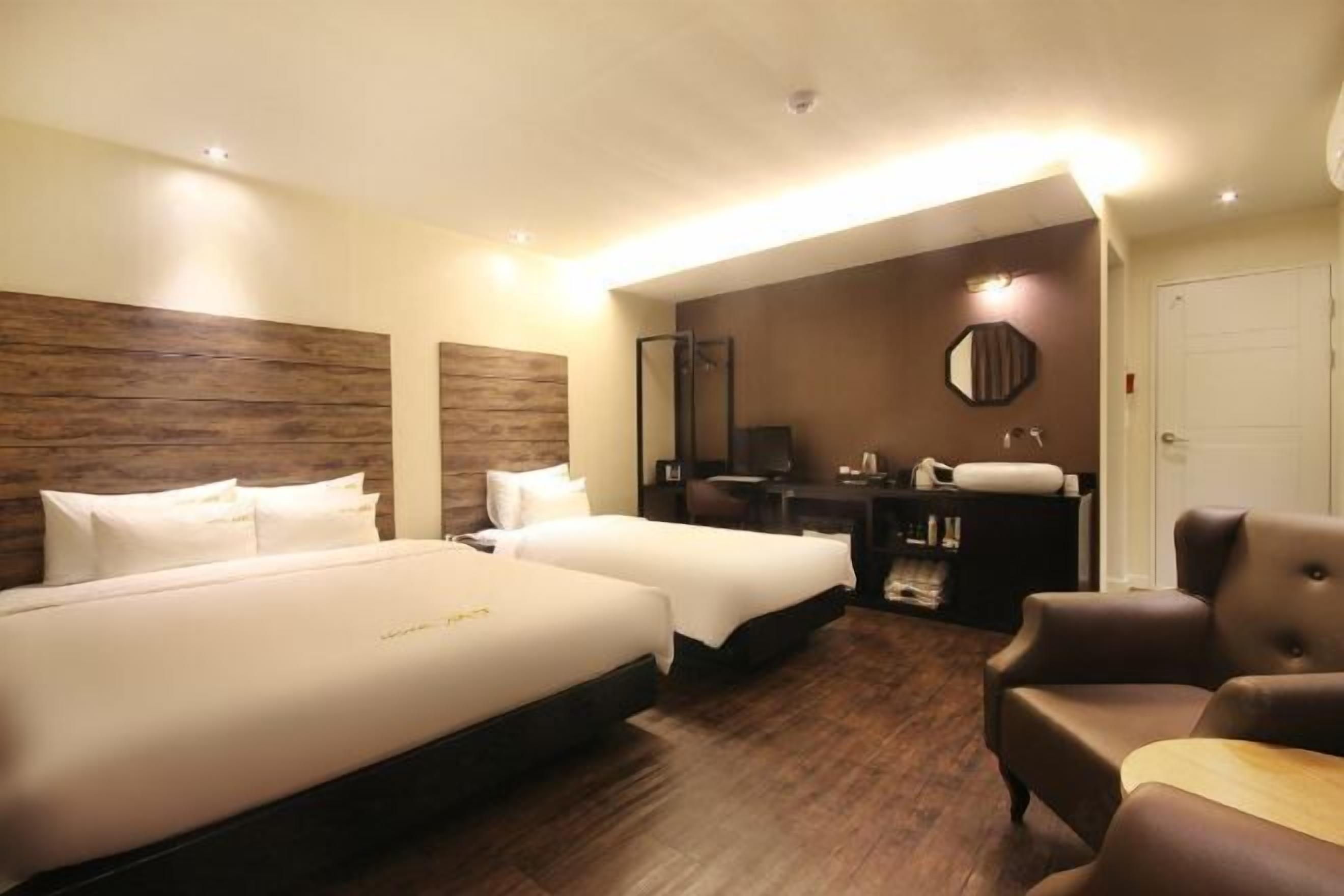 Cofres nos quartos, quartos à prova de som, Wi-Fi de cortesia