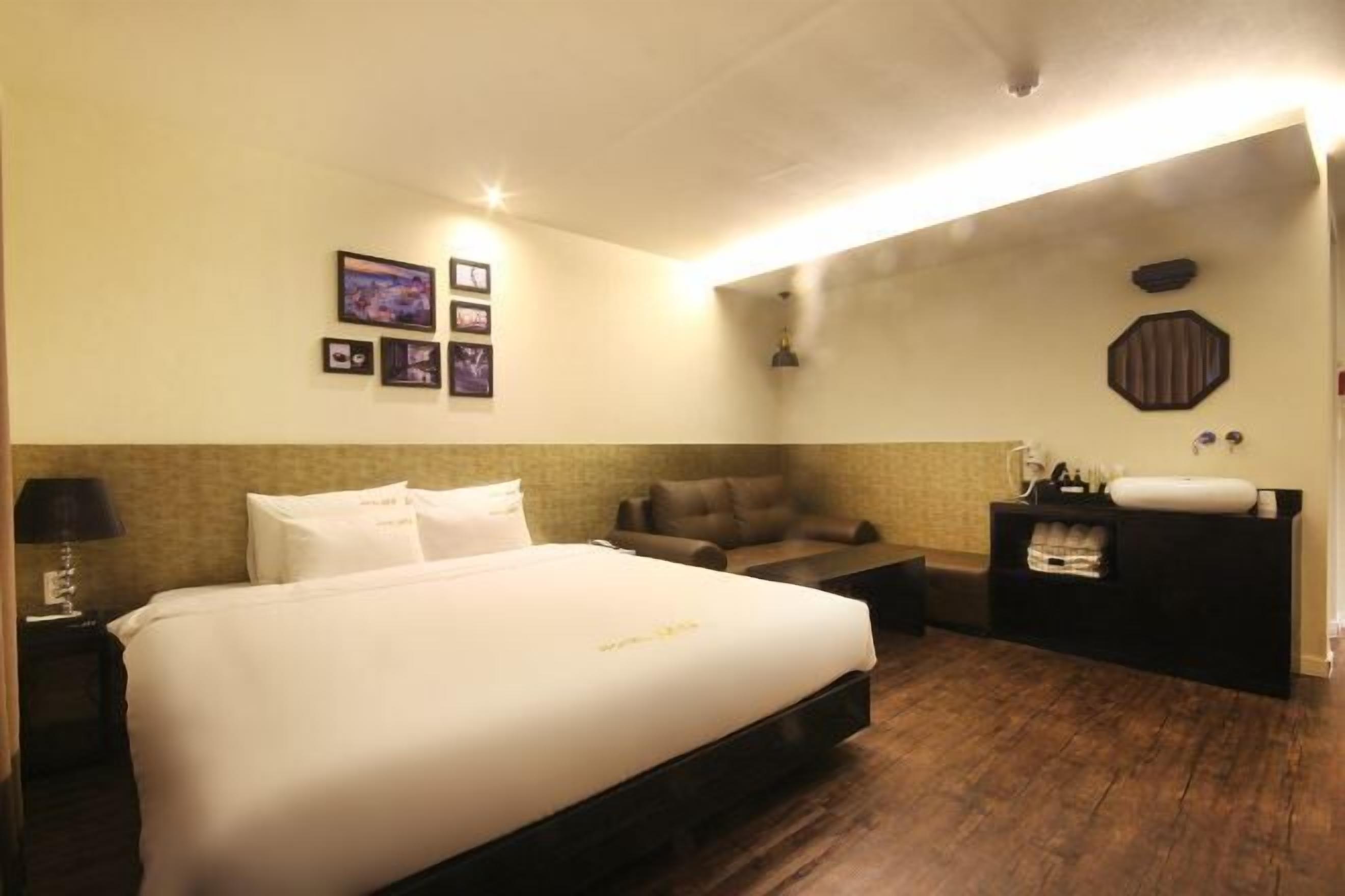 Cofres nos quartos, quartos à prova de som, Wi-Fi de cortesia