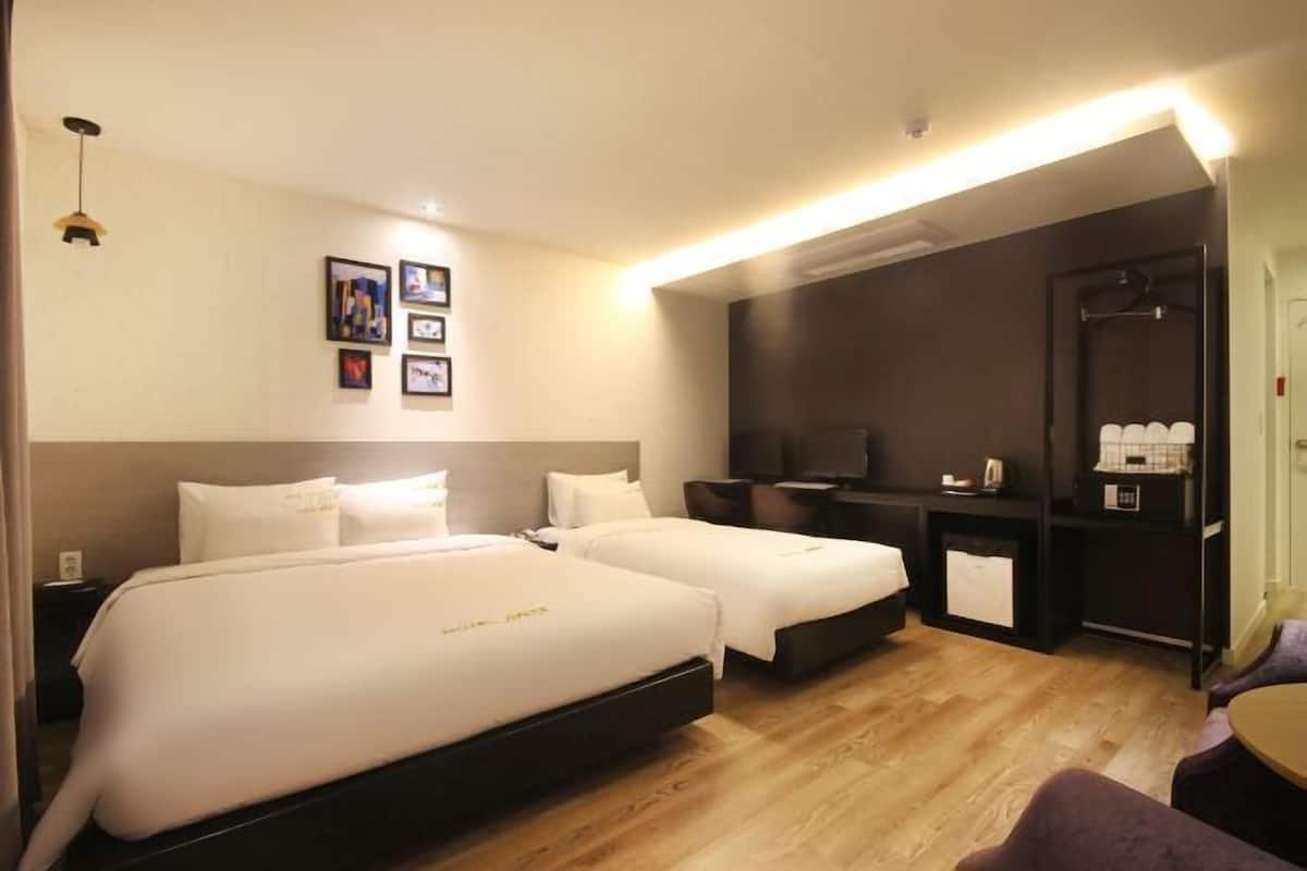 Värdeförvaringsskåp på rummet, ljudisolering och gratis wi-fi