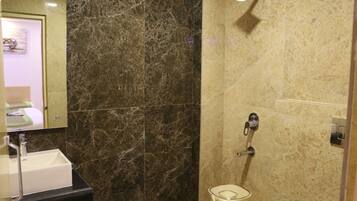 Dusche, Handtücher, Seife, Shampoo