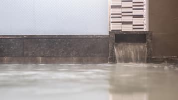 Nhà tắm công cộng