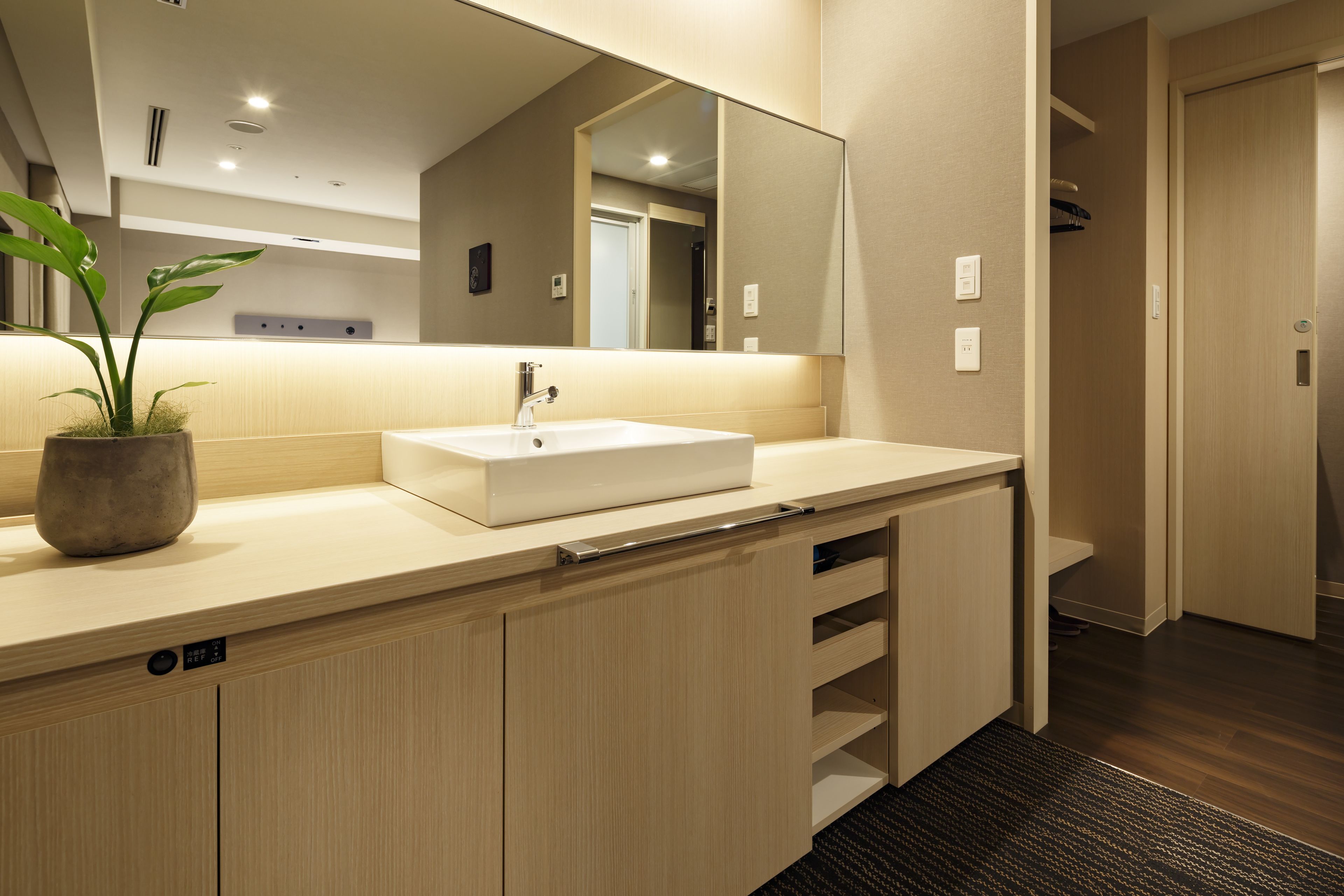 deluxe twin room | iron/ironing board, free wifi, bed sheets