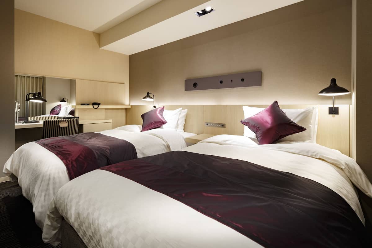 deluxe twin room | iron/ironing board, free wifi, bed sheets