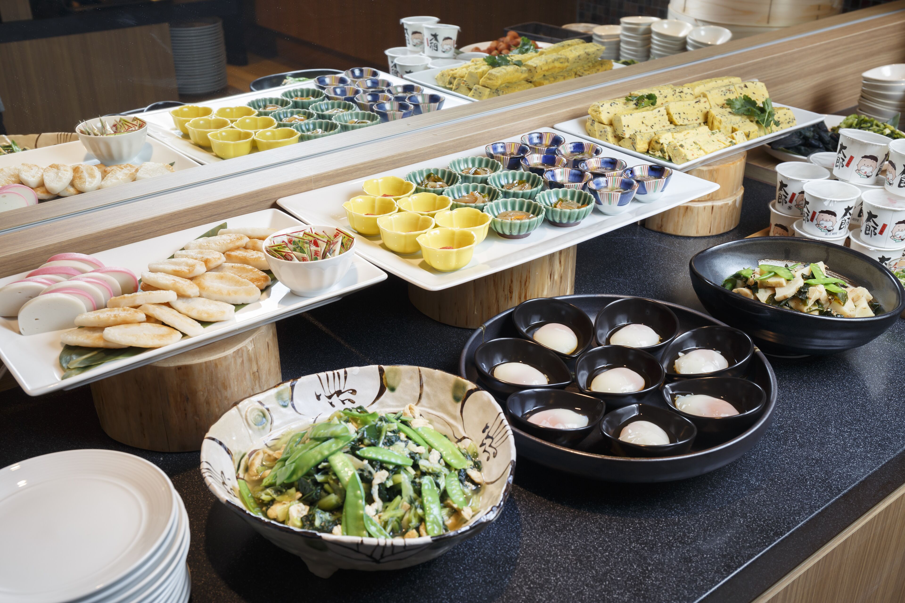 Daily buffet breakfast (JPY 1980 per person)