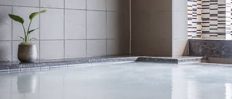 Bathtub spa indoor