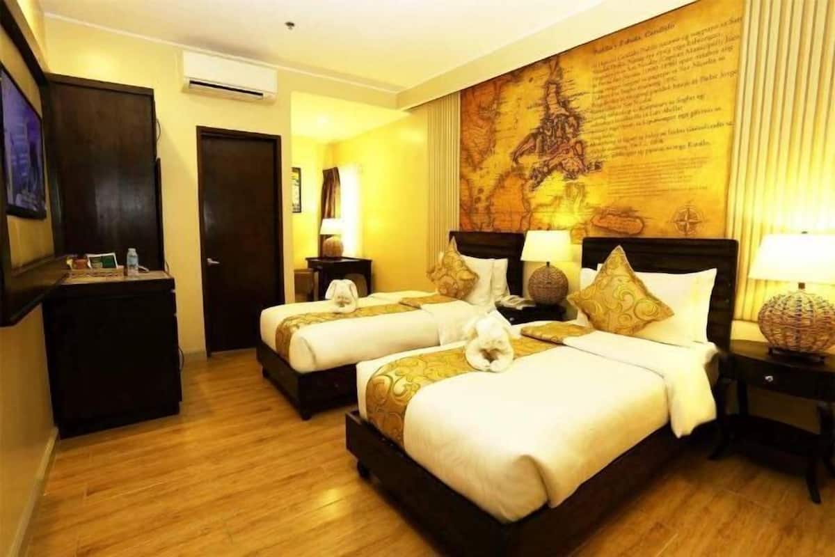 Minibar, in-room safe, free WiFi, bed sheets