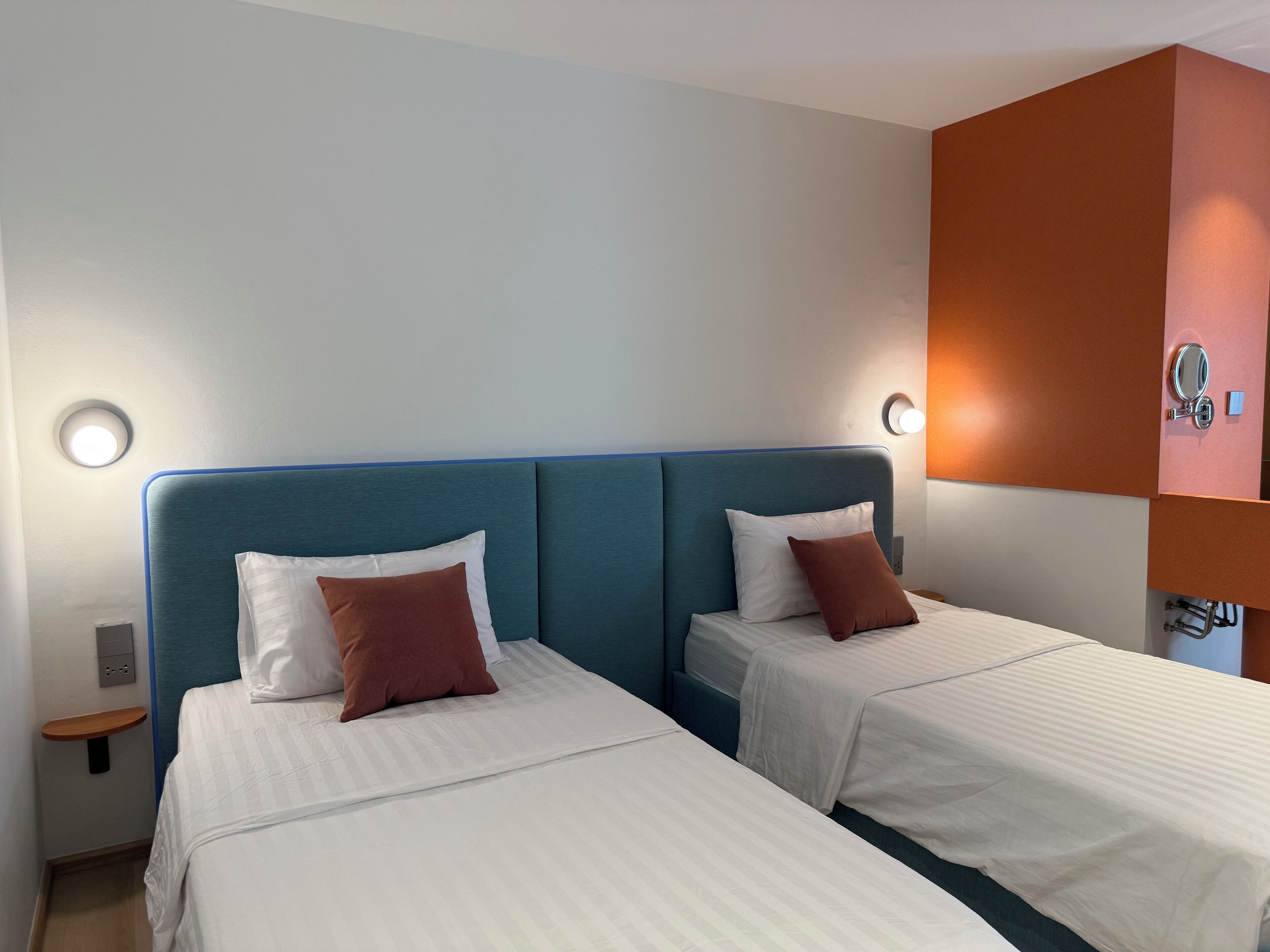 standard twin room, 2 single beds | 1 bedroom, minibar, blackout curtains, free wifi
