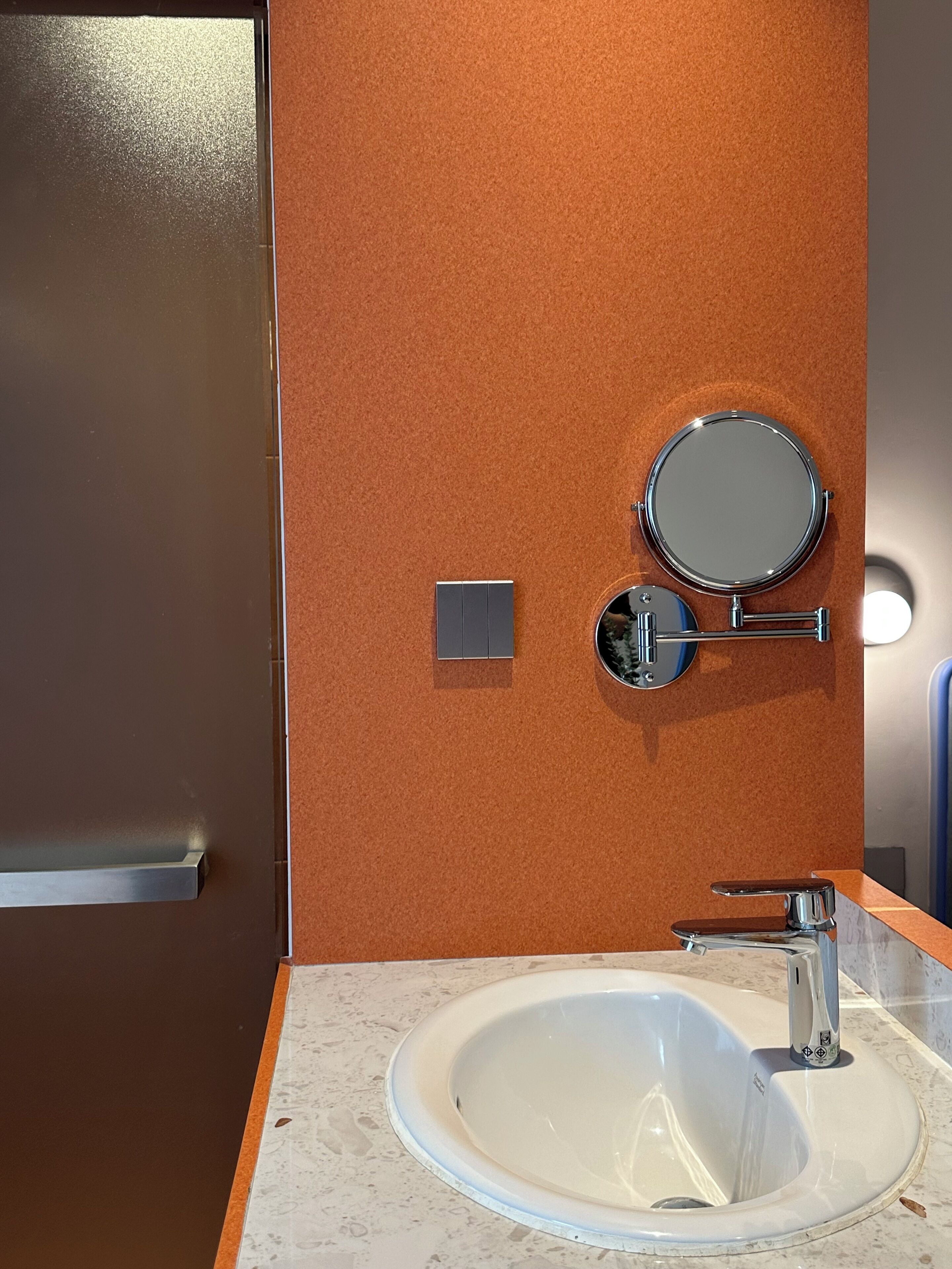 shower, rainfall showerhead, free toiletries, hair dryer