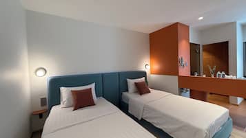 Standard Twin Room, 2 Twin Beds | Minibar, blackout drapes, free WiFi, bed sheets