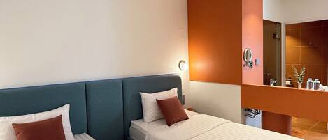 32-inch flat-screen TV with digital channels, TV