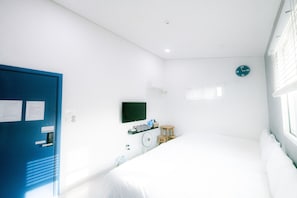 Family Room, 2 Queen Beds | Premium bedding, desk, blackout curtains, free WiFi - Incheon Airport Yeongjong Guesthouse (Incheon)