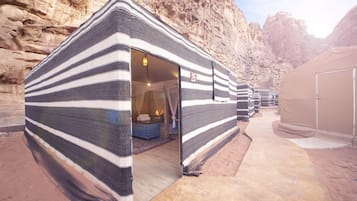 Deluxe Suite, 1 Bedroom, Private Bathroom, Mountainside | Pemandangan gunung