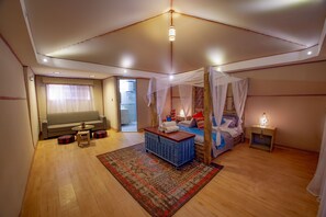Deluxe Suite, 1 Bedroom, Private Bathroom, Mountainside - Rahayeb Desert Camp (Wadi Rum)