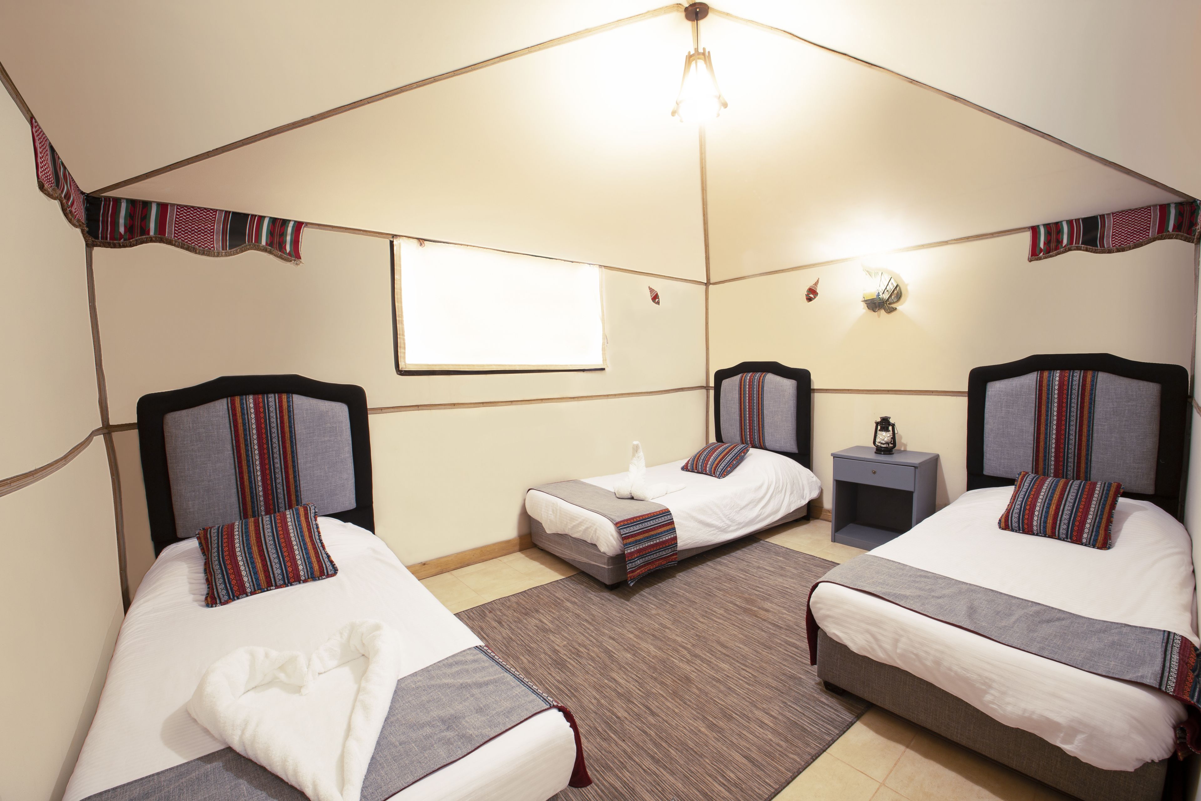 패밀리 스위트, 침실 2개, 전용 욕실, 산 전망 | 무료 WiFi, 침대 시트