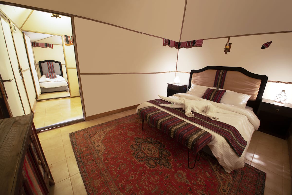 Family Suite, 2 Bedrooms, Private Bathroom, Mountain View | Free WiFi, bed sheets