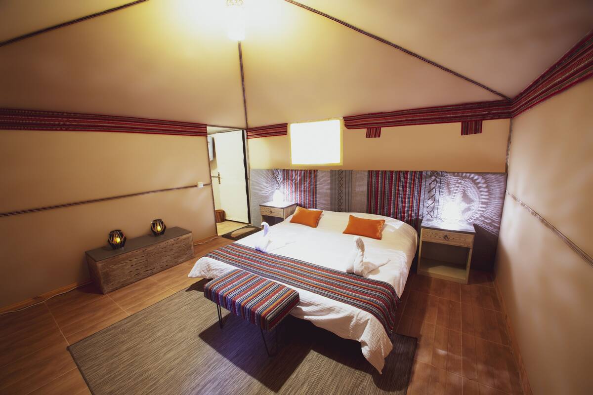 Deluxe Tent, 1 Bedroom, Private Bathroom | WiFi (free), bed sheets