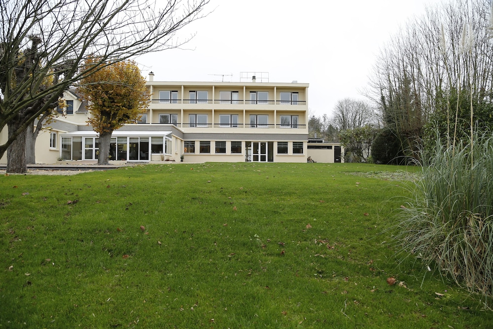 Hôtel Restaurant Le Quincangrogne by null